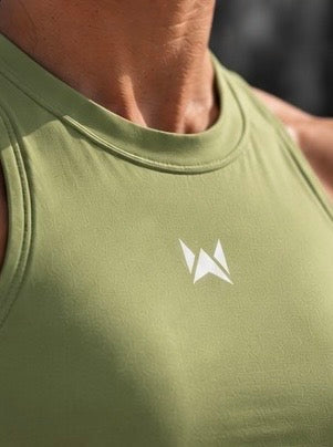 ADAPT HYBRID CROP TOP - GREEN